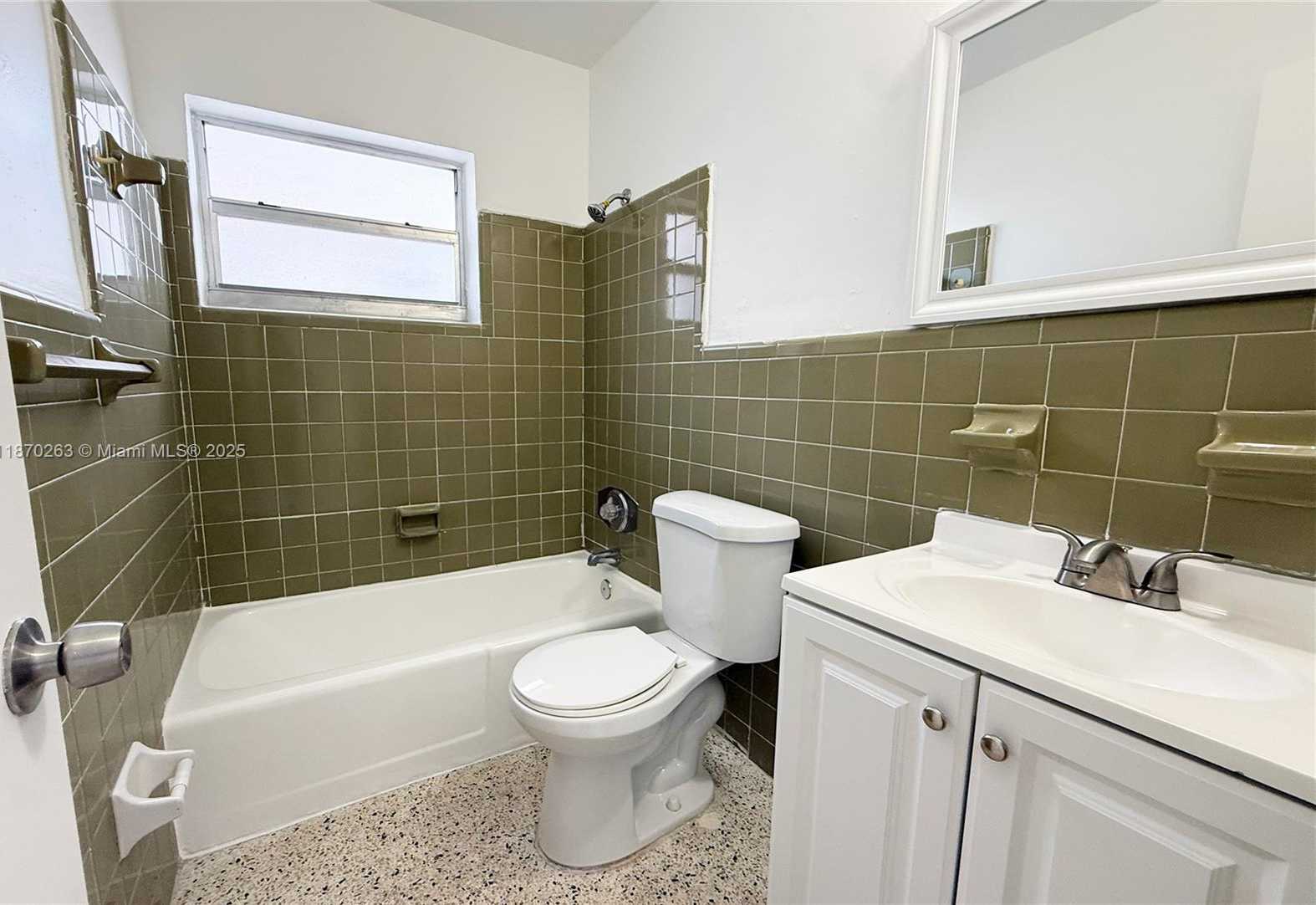 Small Image of 635 SOUTH WEST 7TH CT, Miami Number 13