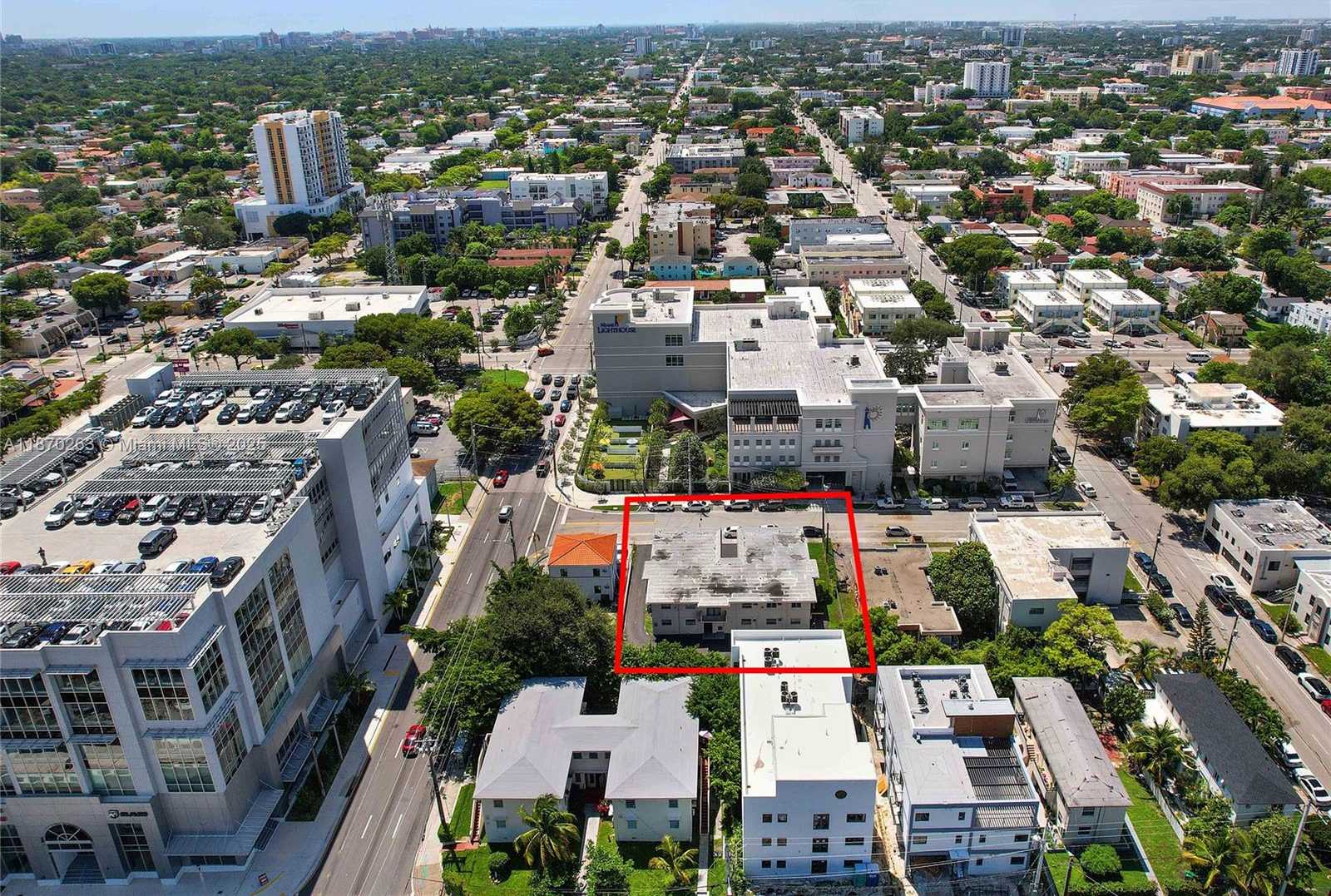 Small Image of 635 SOUTH WEST 7TH CT, Miami Number 4