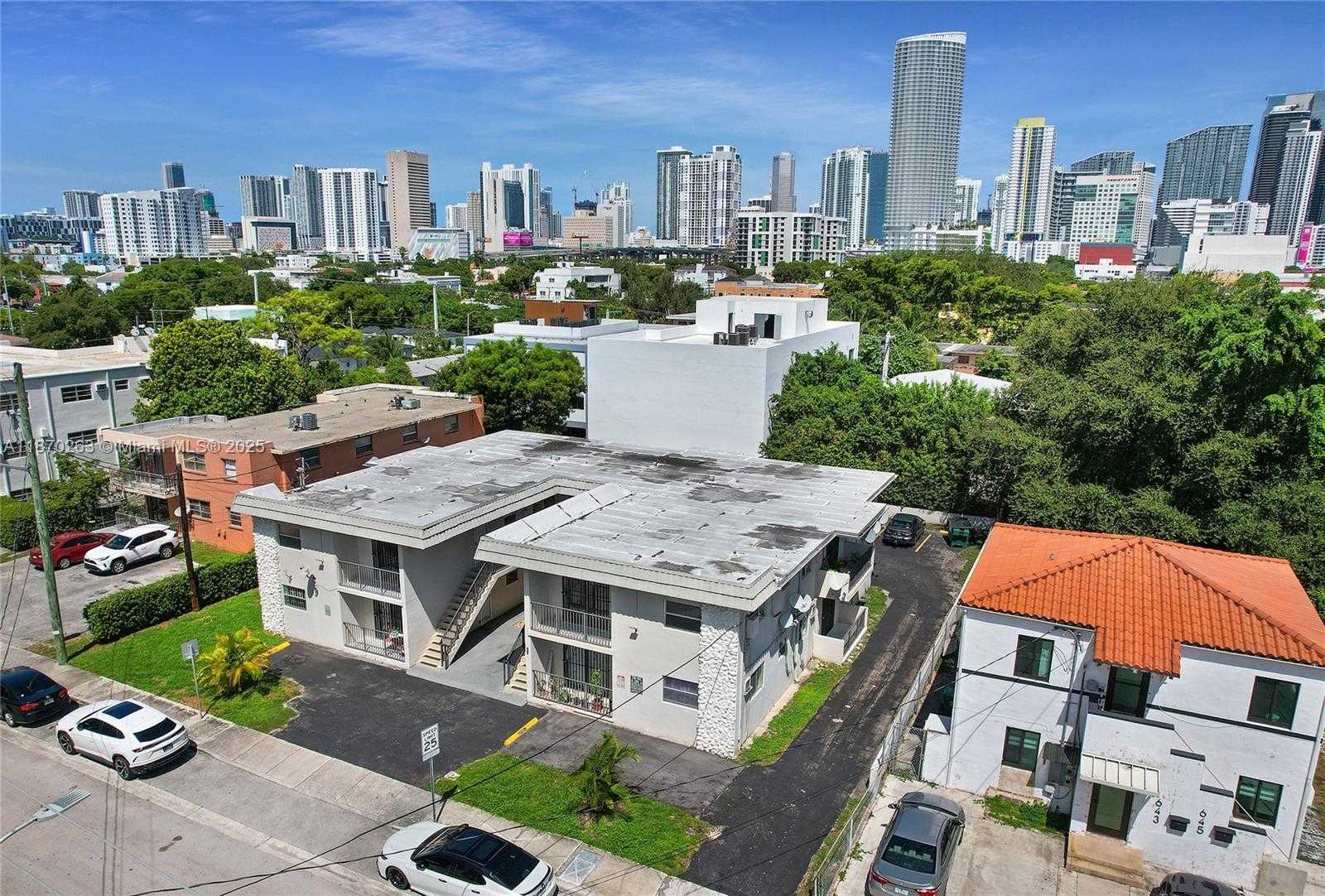 Small Image of 635 SOUTH WEST 7TH CT, Miami Number 8