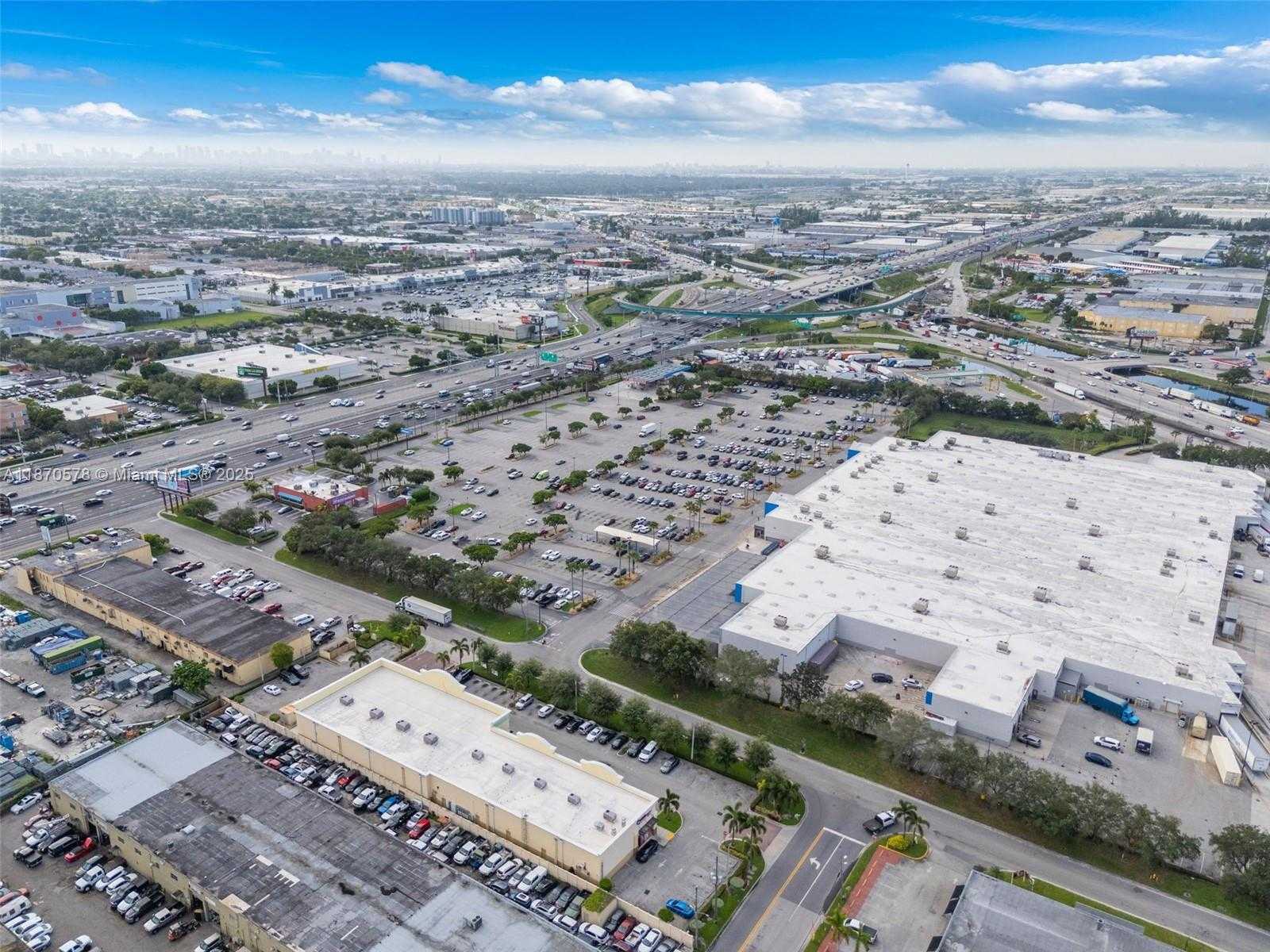 Small Image of 7801 NORTH WEST 95 ST, Hialeah Gardens Number 29
