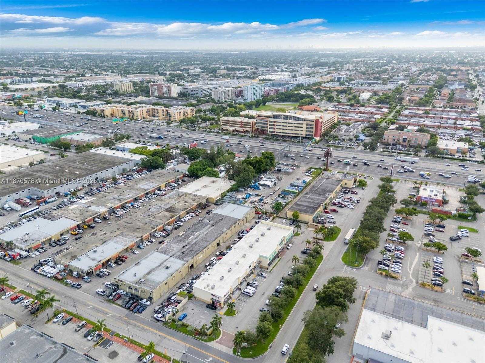 Small Image of 7801 NORTH WEST 95 ST, Hialeah Gardens Number 31