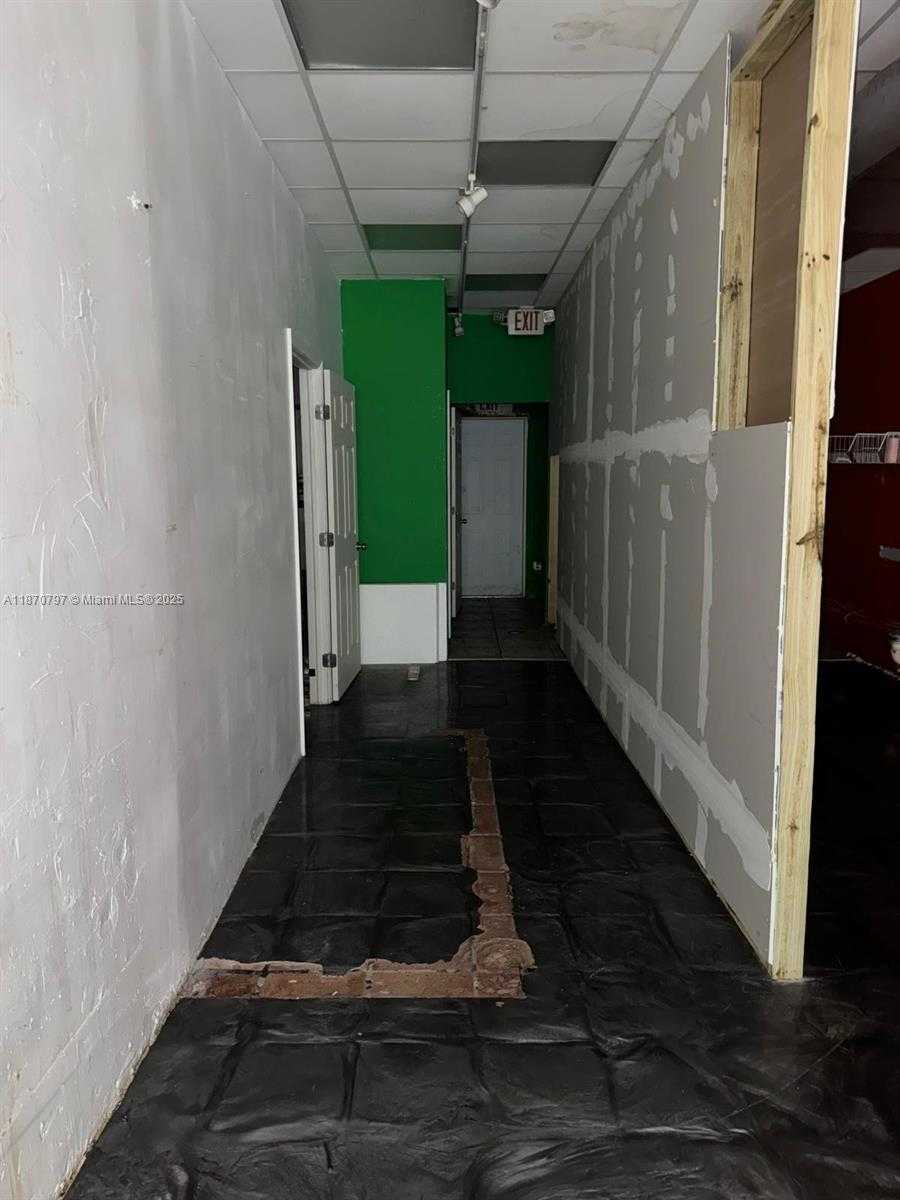Small Image of 905 SUNRISE LN, Fort Lauderdale Number 15