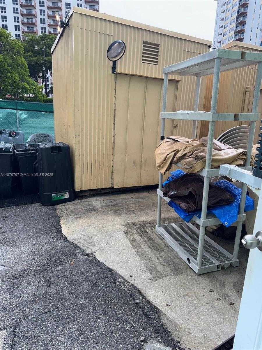 Small Image of 905 SUNRISE LN, Fort Lauderdale Number 20