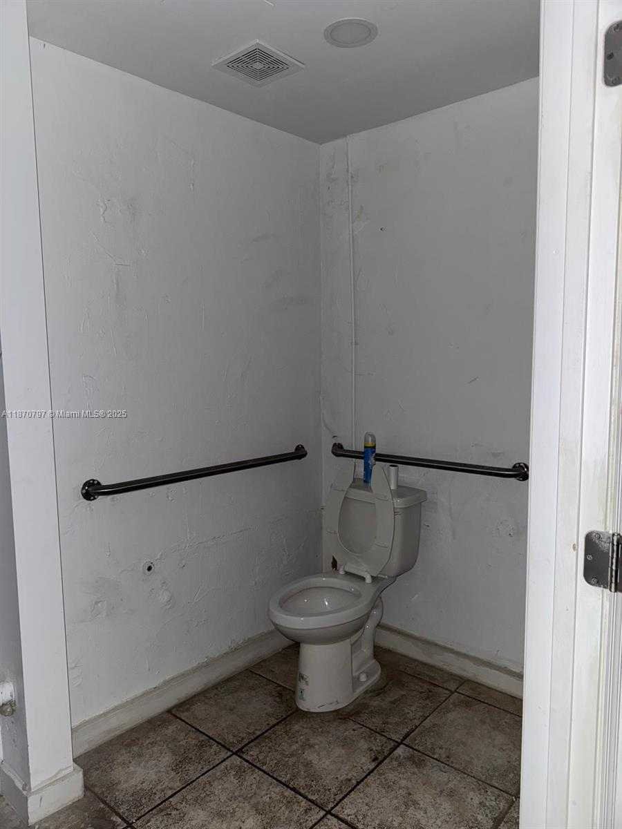 Small Image of 905 SUNRISE LN, Fort Lauderdale Number 23