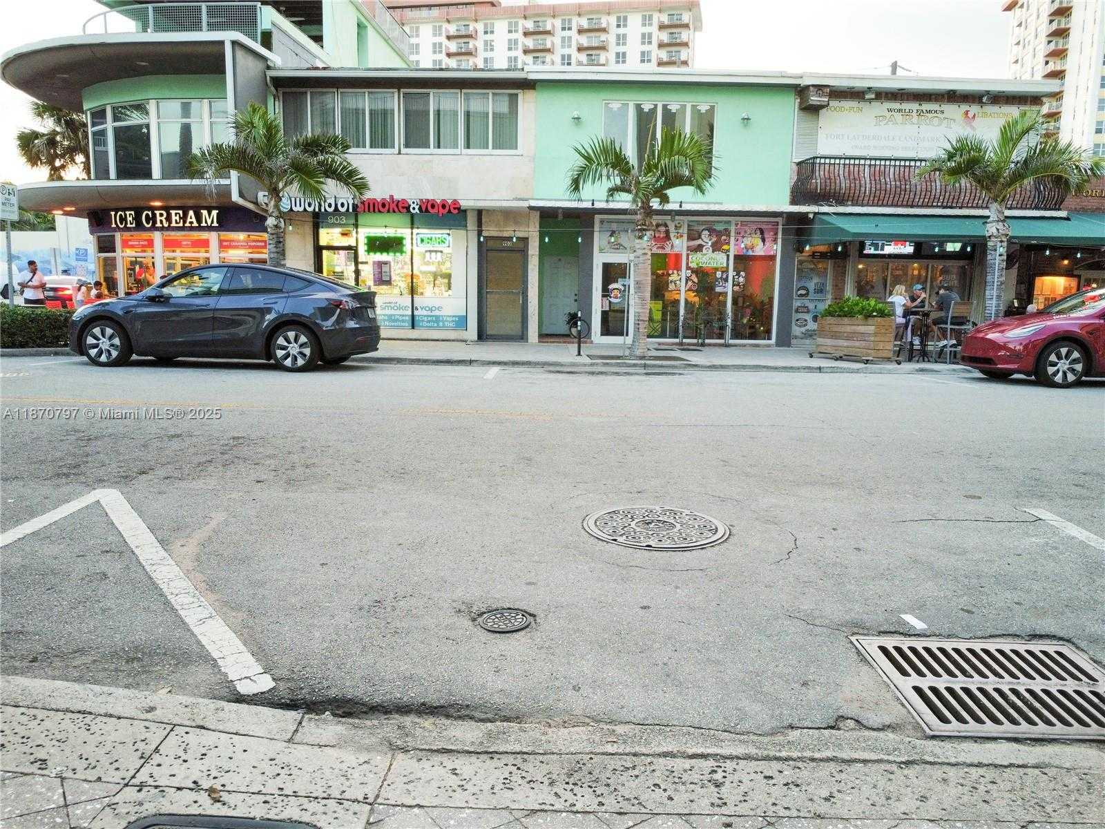 Small Image of 905 SUNRISE LN, Fort Lauderdale Number 4