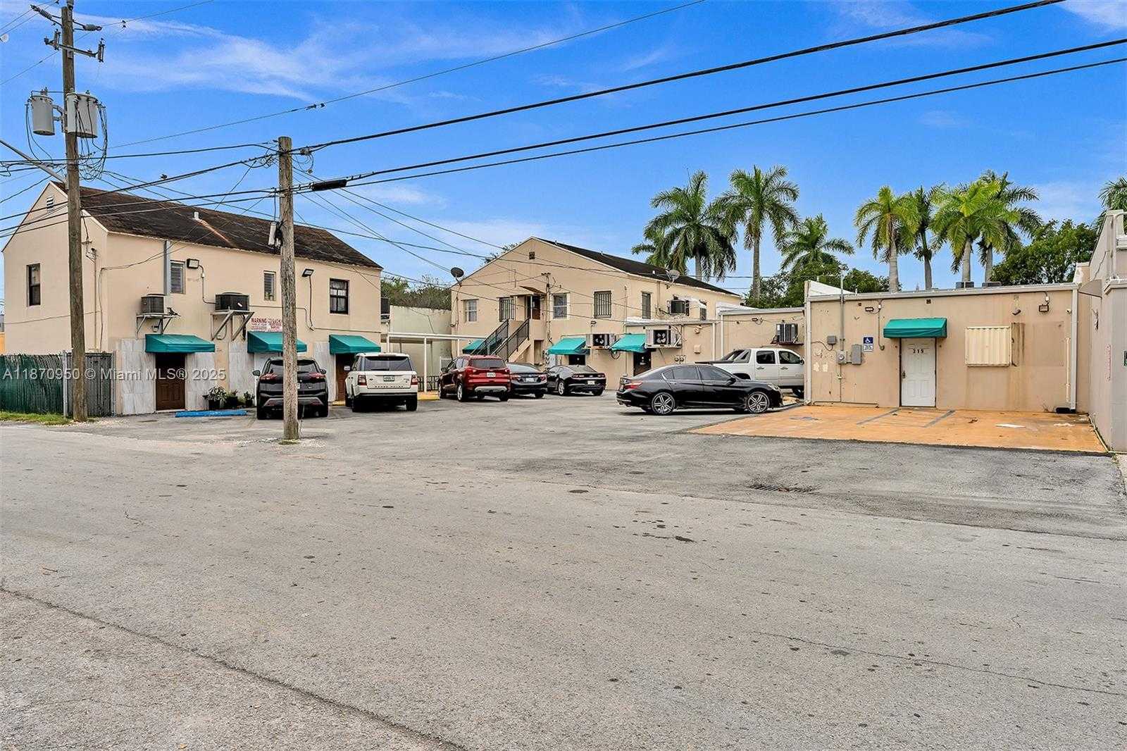 Small Image of 313 NORTH KROME AVE #313-317-319, Homestead Number 11