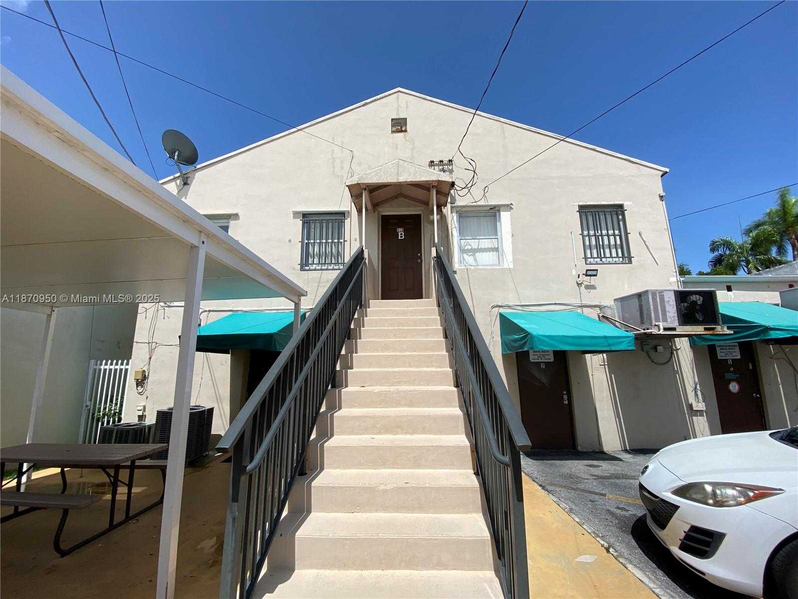 Small Image of 313 NORTH KROME AVE #313-317-319, Homestead Number 12