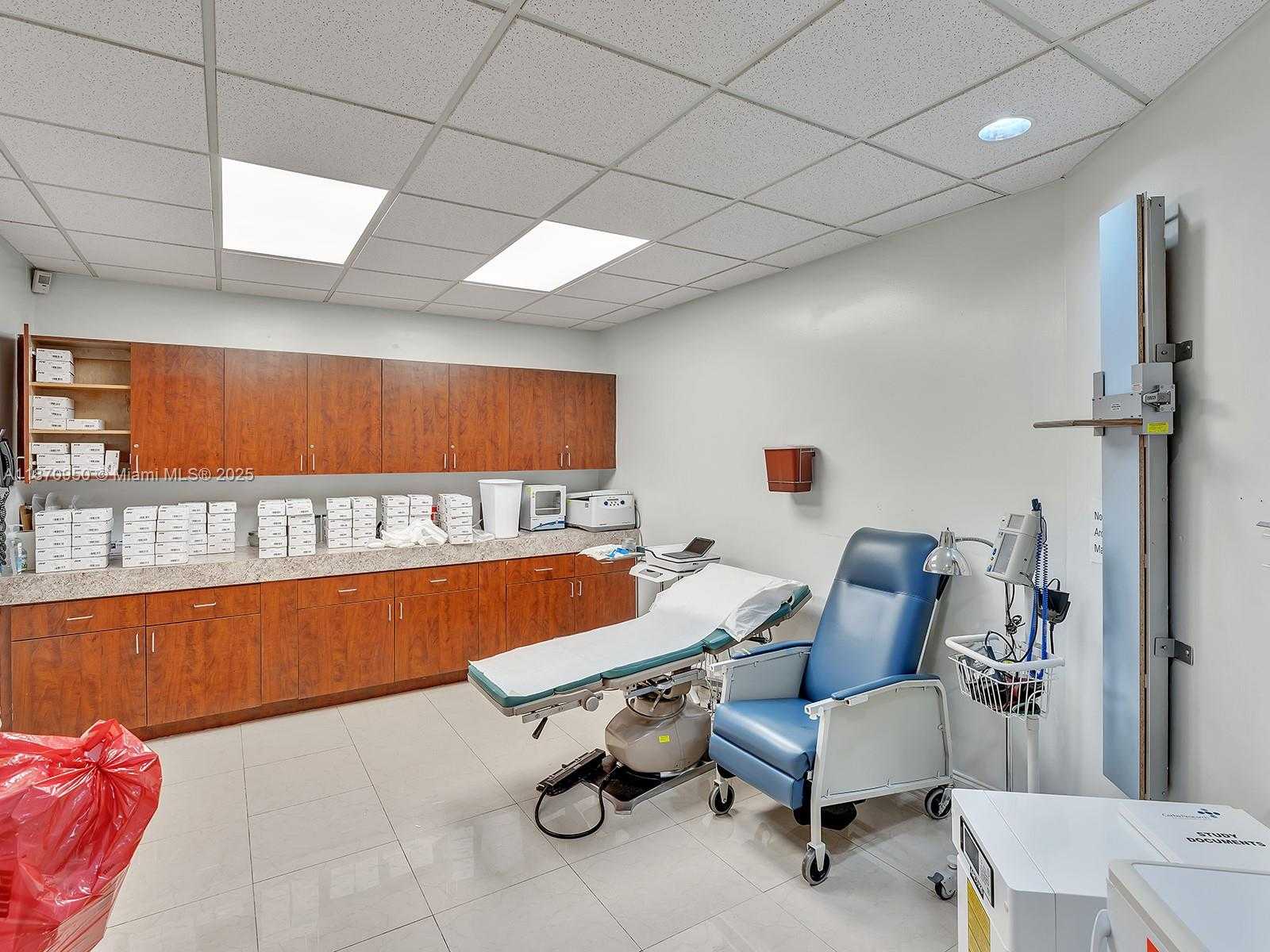 Small Image of 313 NORTH KROME AVE #313-317-319, Homestead Number 24