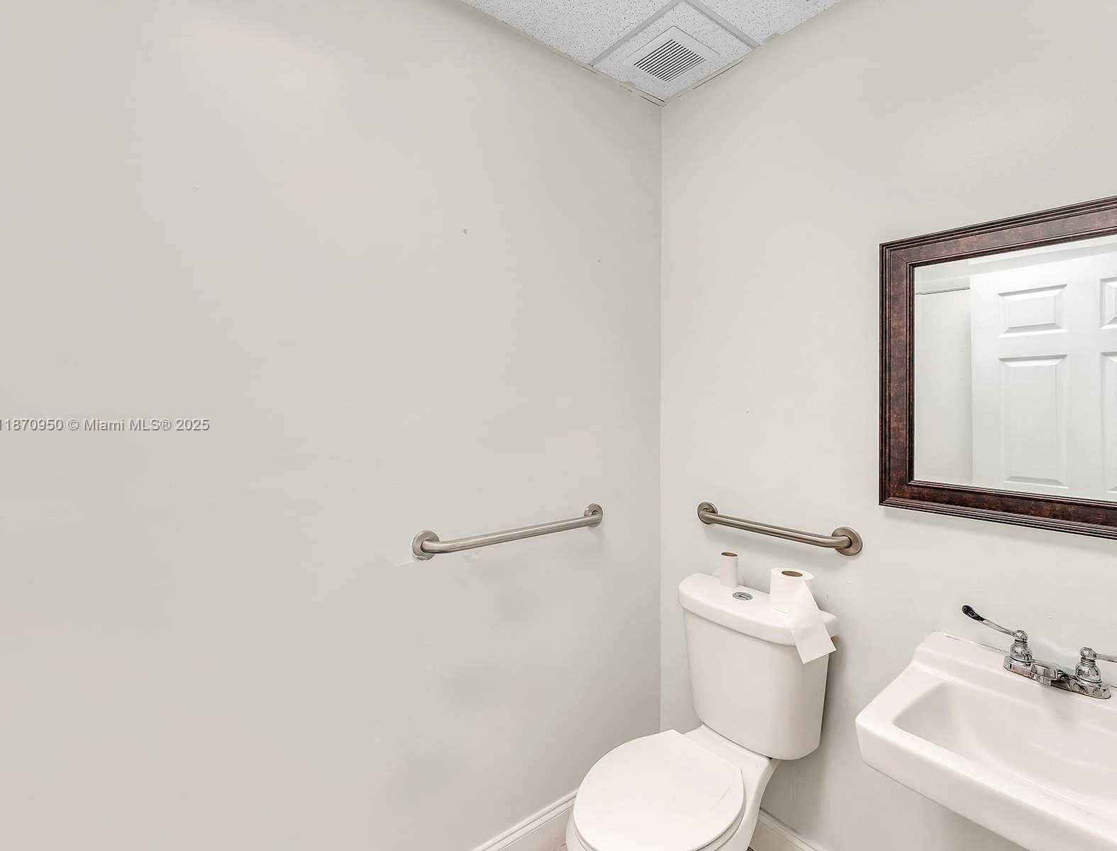 Small Image of 313 NORTH KROME AVE #313-317-319, Homestead Number 29