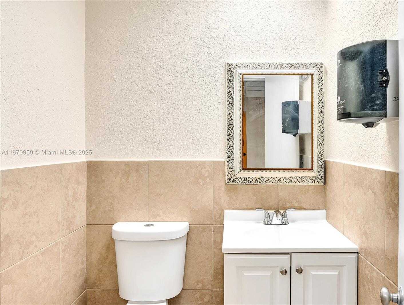 Small Image of 313 NORTH KROME AVE #313-317-319, Homestead Number 36