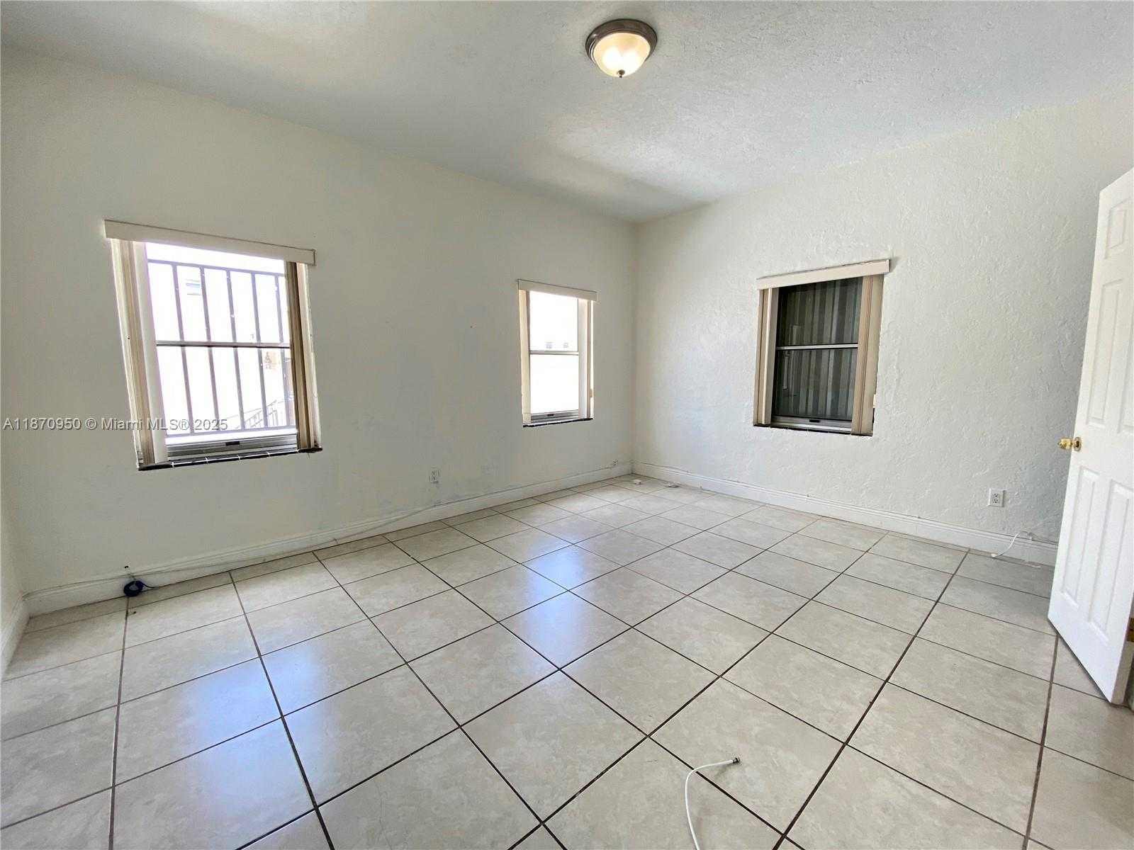 Small Image of 313 NORTH KROME AVE #313-317-319, Homestead Number 44