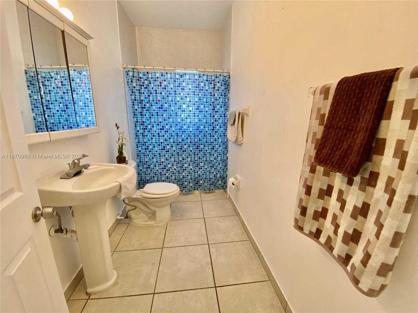 Small Image of 313 NORTH KROME AVE #313-317-319, Homestead Number 45