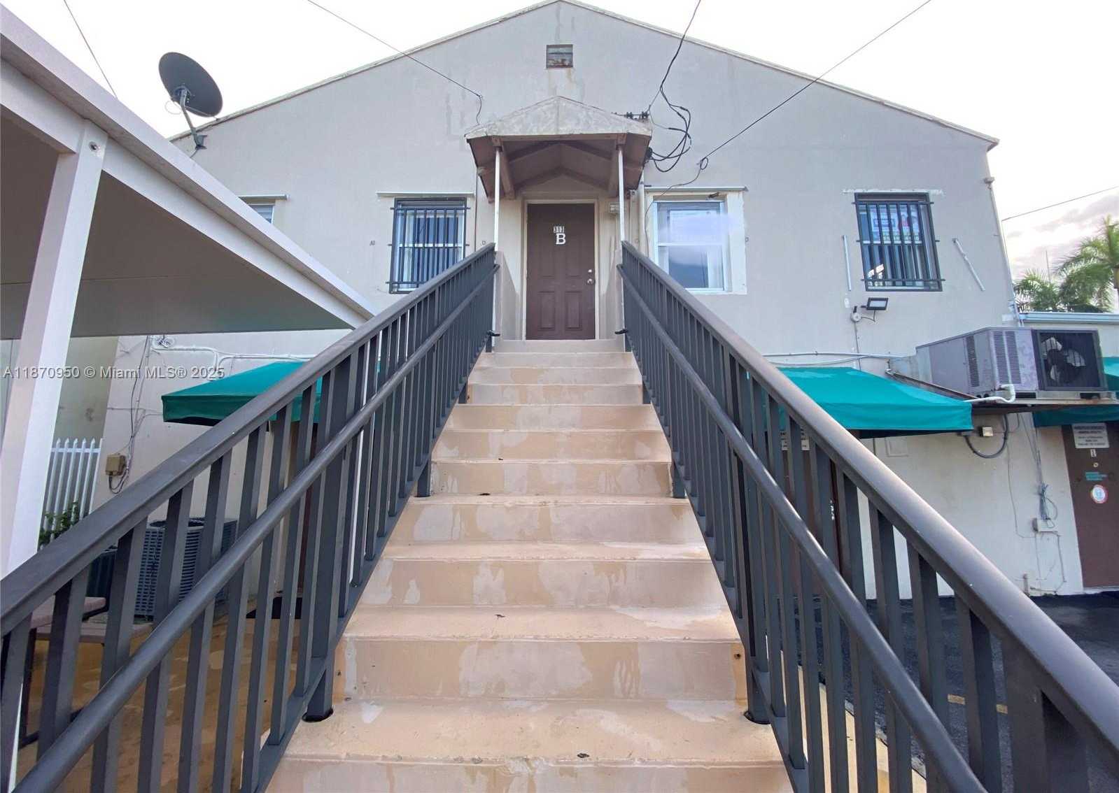 Small Image of 313 NORTH KROME AVE #313-317-319, Homestead Number 8