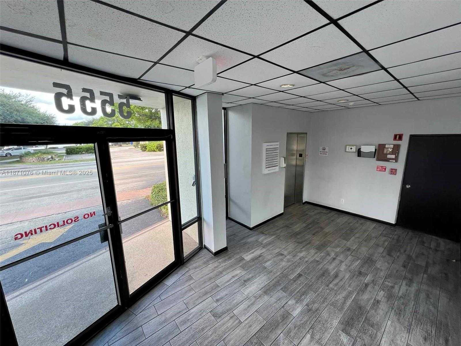 Small Image of 5555 HOLLYWOOD BLVD #301, Hollywood Number 6
