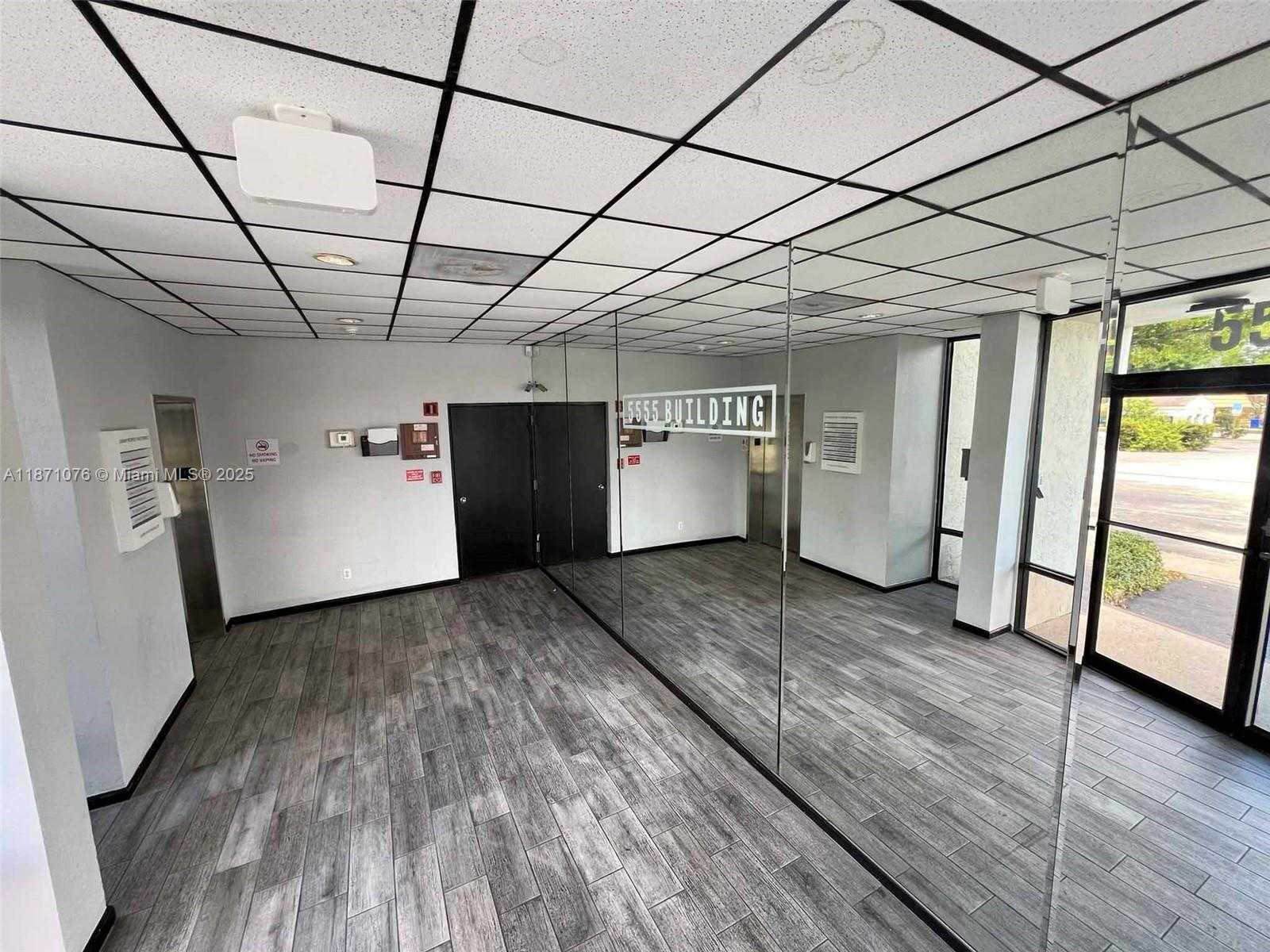 Small Image of 5555 HOLLYWOOD BLVD #301, Hollywood Number 7