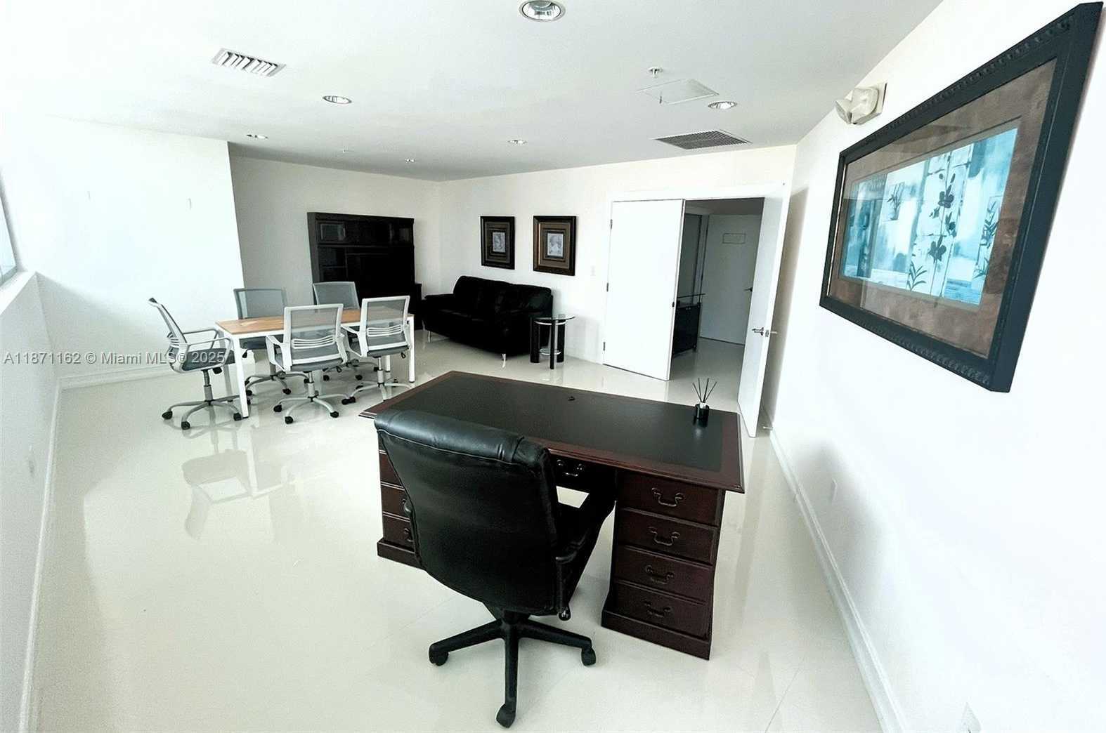 Small Image of 900 BISCAYNE BLVD #O-1403, Miami Number 7