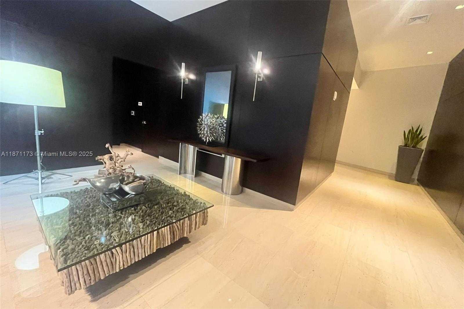 Small Image of 900 BISCAYNE BLVD #O-1403, Miami Number 11