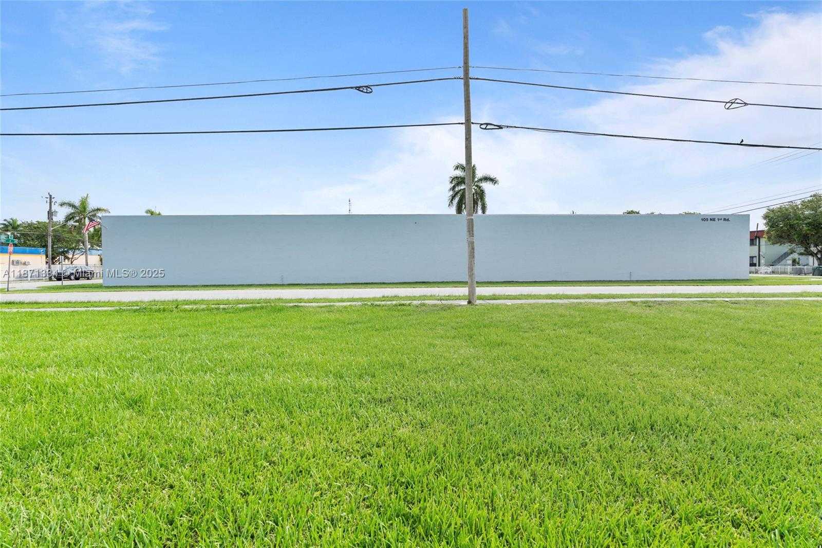 Small Image of 105 NORTH EAST 1ST RD, Homestead Number 3