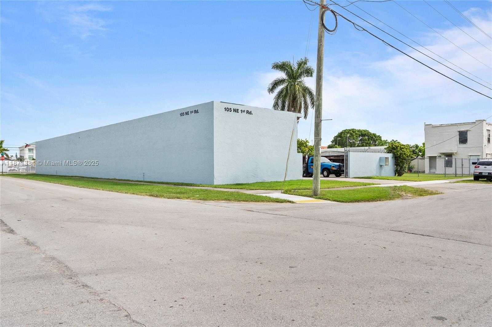 Small Image of 105 NORTH EAST 1ST RD, Homestead Number 4