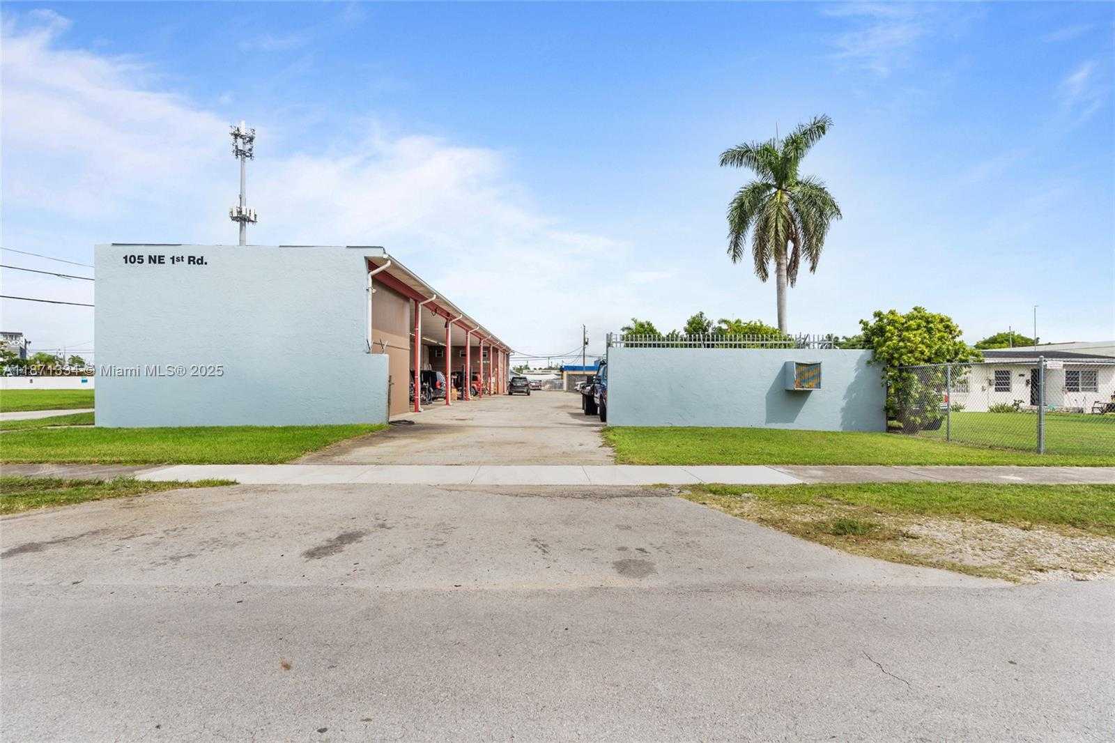 Small Image of 105 NORTH EAST 1ST RD, Homestead Number 7