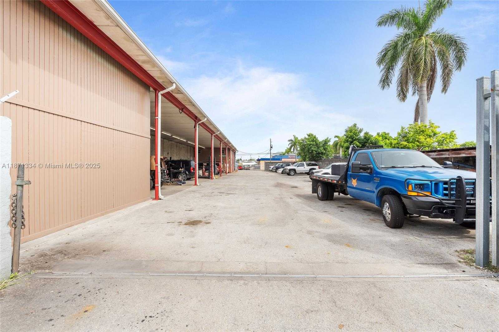 Small Image of 105 NORTH EAST 1ST RD, Homestead Number 9