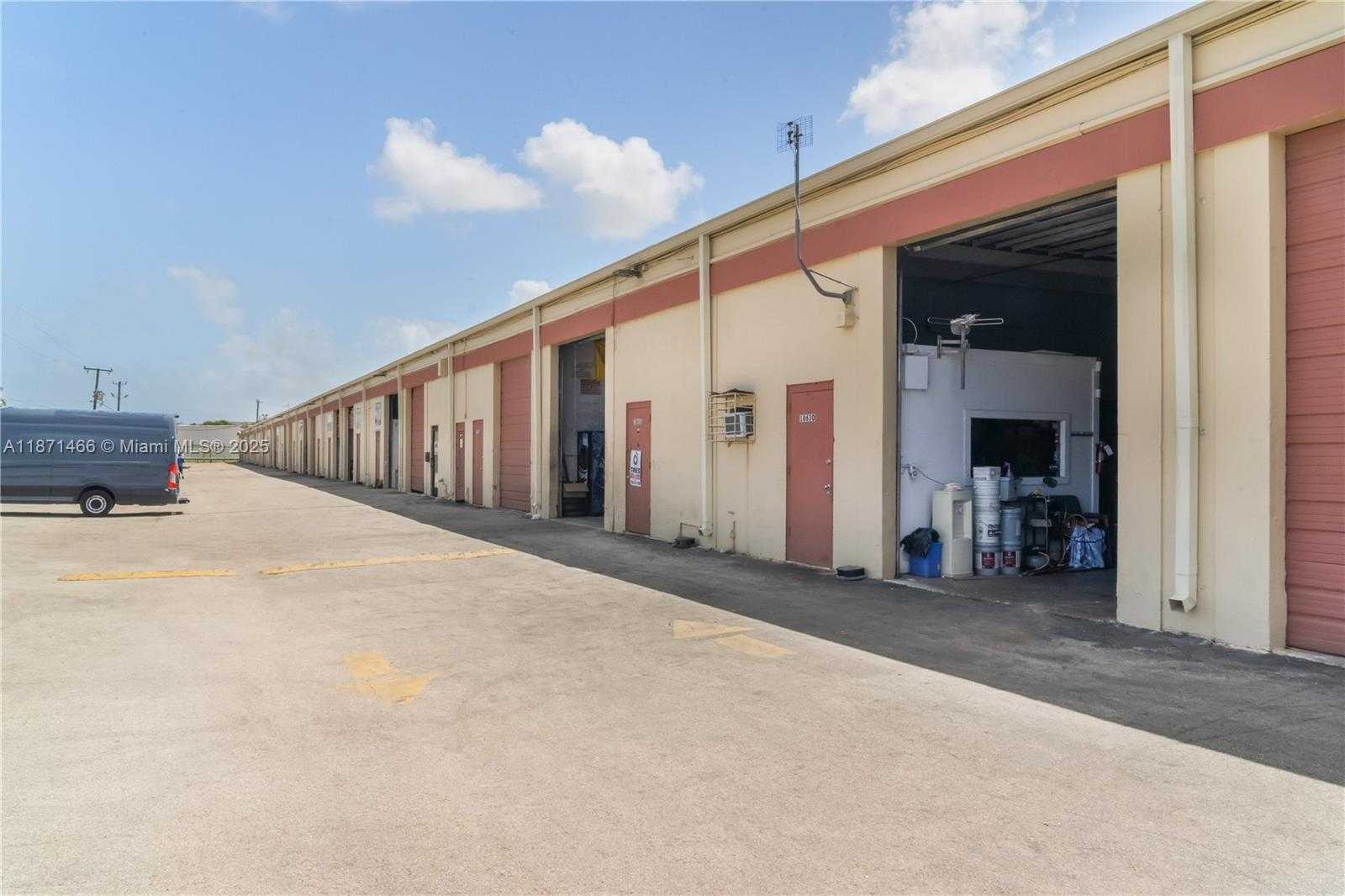 Small Image of 18625 SOUTH WEST 105 AV, Miami Number 3