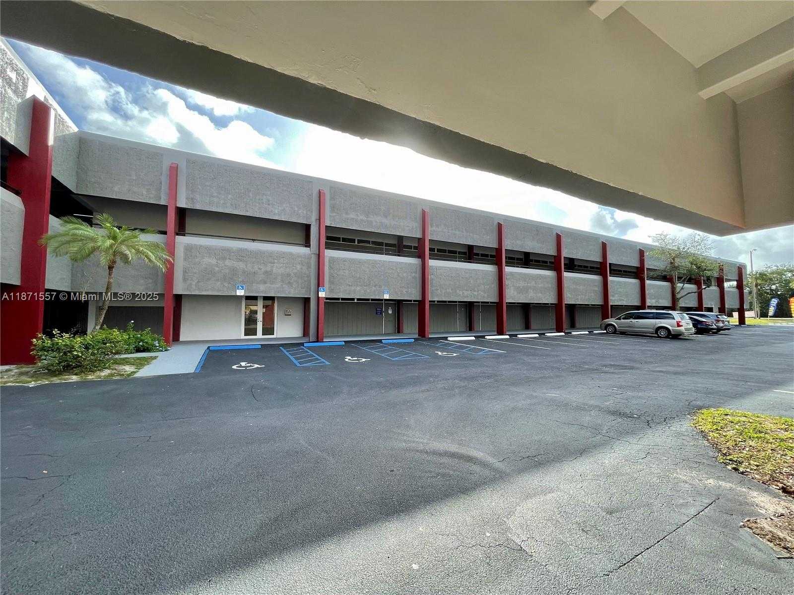 Small Image of 5975 Sunrise Blvd, Sunrise, FL 33313, USA Number 3