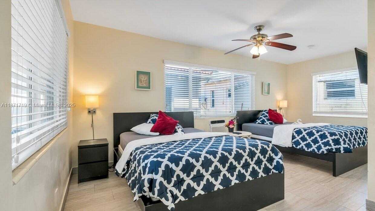 Small Image of 3405 NORTH OCEAN DR, Hollywood Number 16