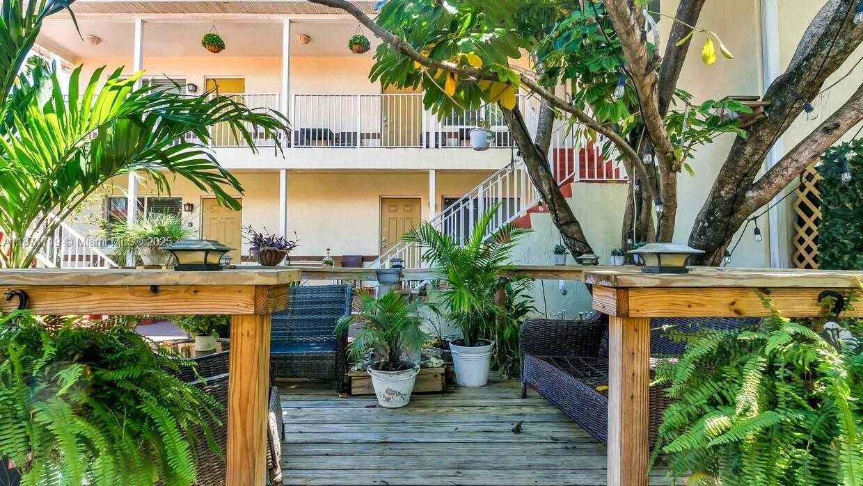 Small Image of 3405 NORTH OCEAN DR, Hollywood Number 2
