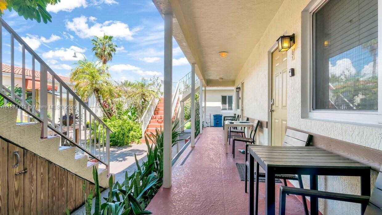 Small Image of 3405 NORTH OCEAN DR, Hollywood Number 4