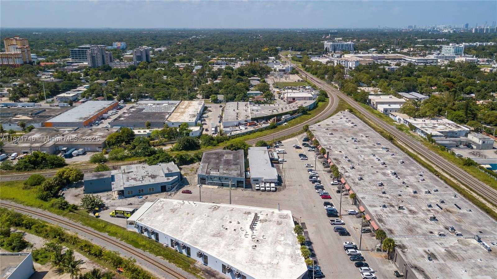 Small Image of 7250 NORTH EAST 4TH AVE, Miami Number 13