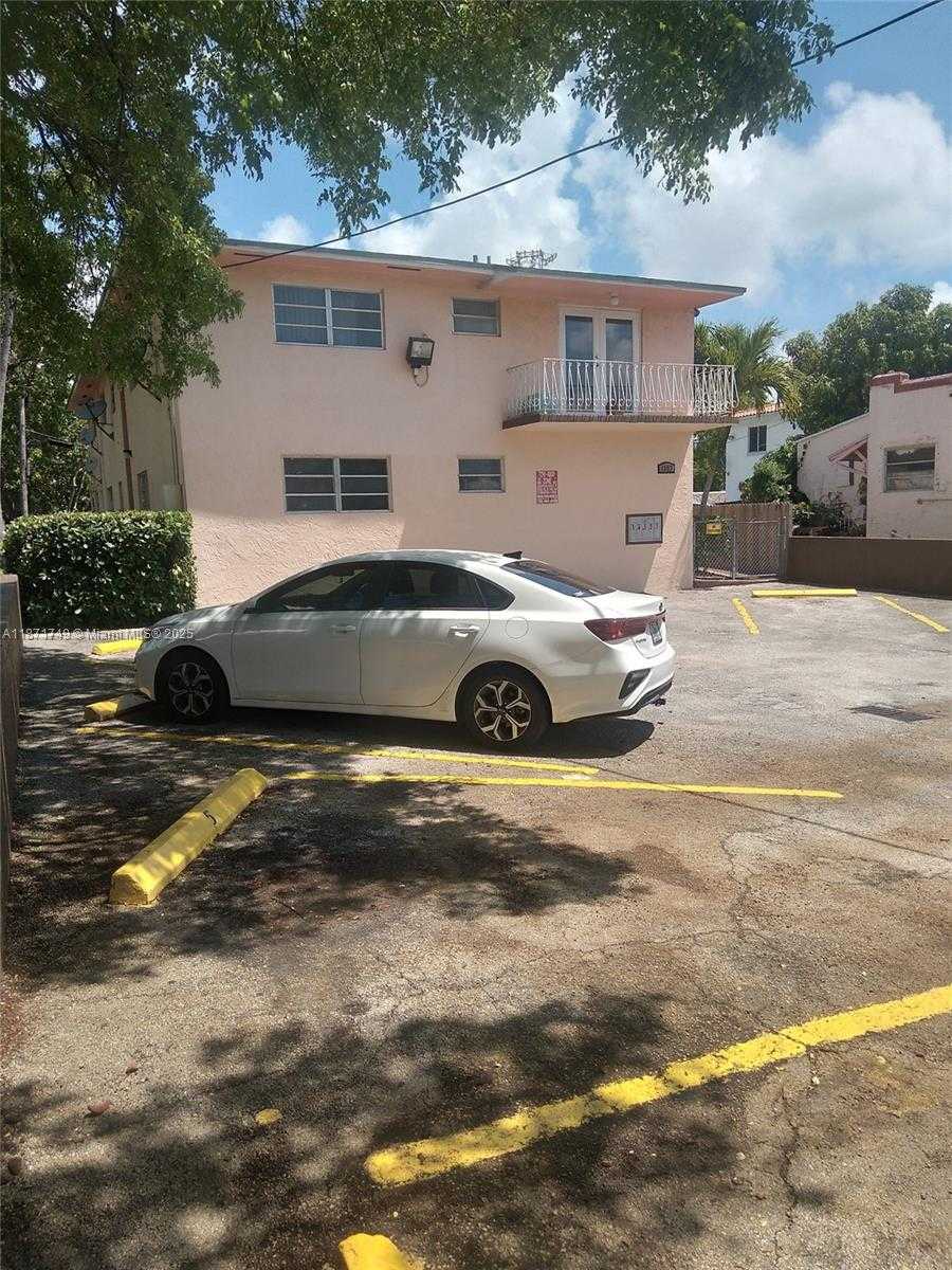 Small Image of 1353 NORTH WEST 5 ST, Miami Number 15