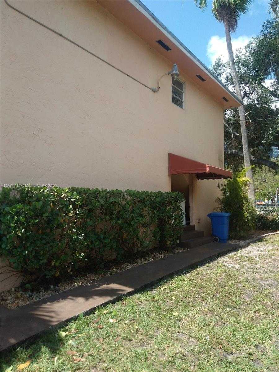 Small Image of 1353 NORTH WEST 5 ST, Miami Number 6