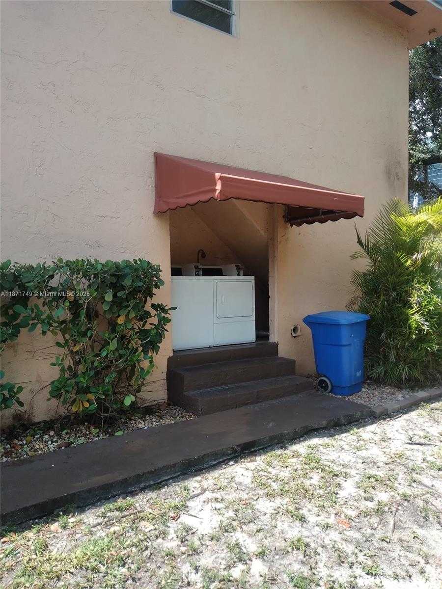 Small Image of 1353 NORTH WEST 5 ST, Miami Number 7