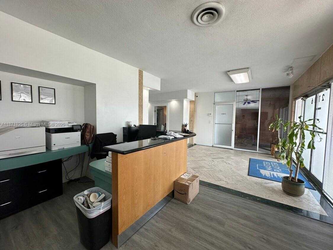 Small Image of 2116 HOLLYWOOD BLVD, Hollywood Number 2