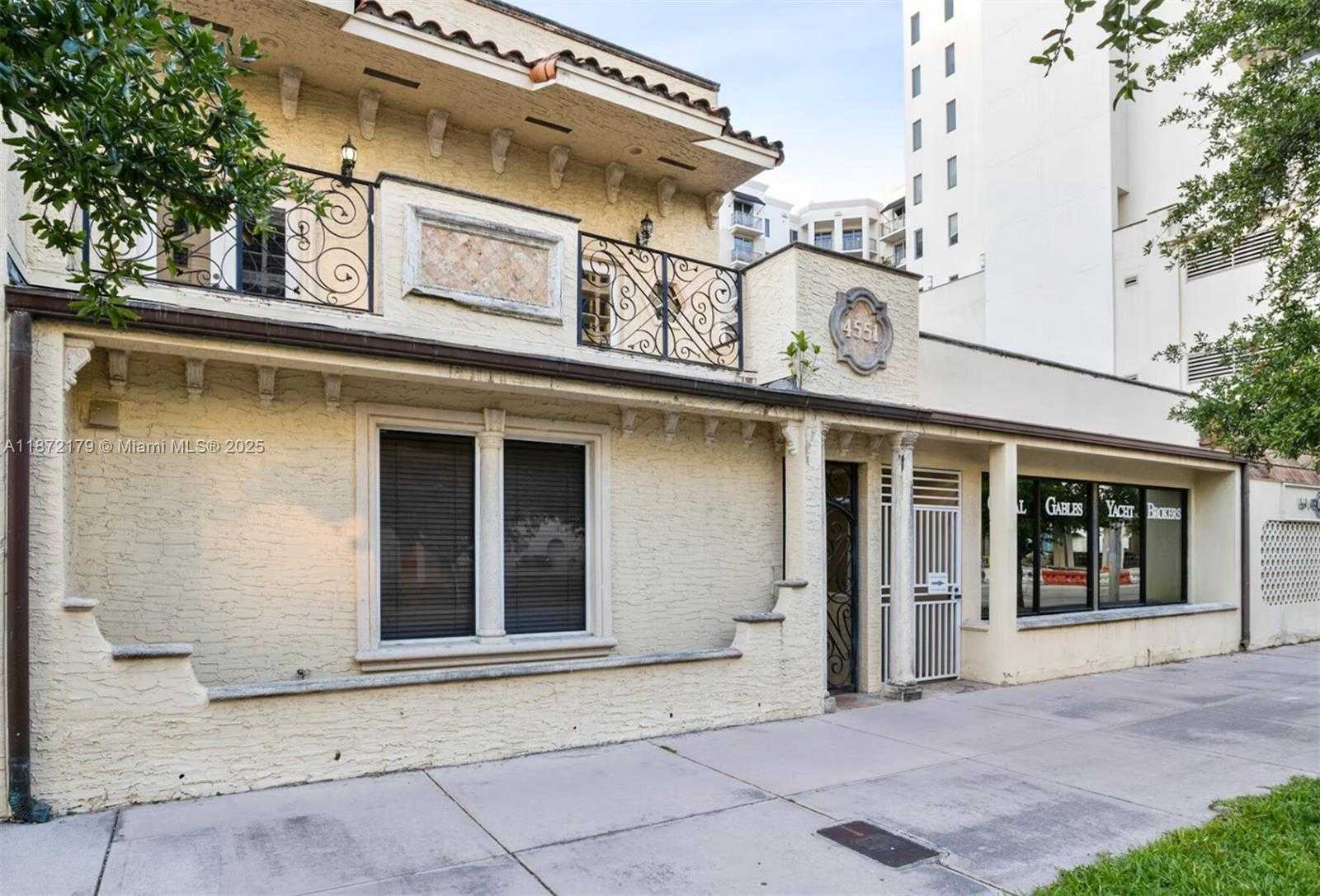 Small Image of 4551 PONCE DE LEON BLVD, Coral Gables Number 8