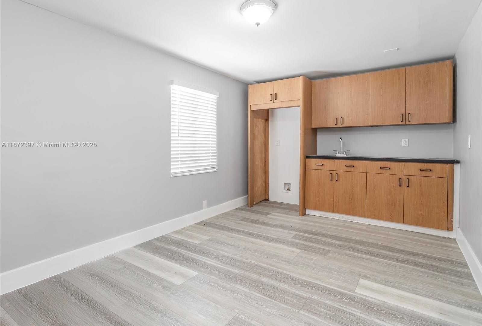 Small Image of 215 SOUTH WEST 17TH ST, Fort Lauderdale Number 13