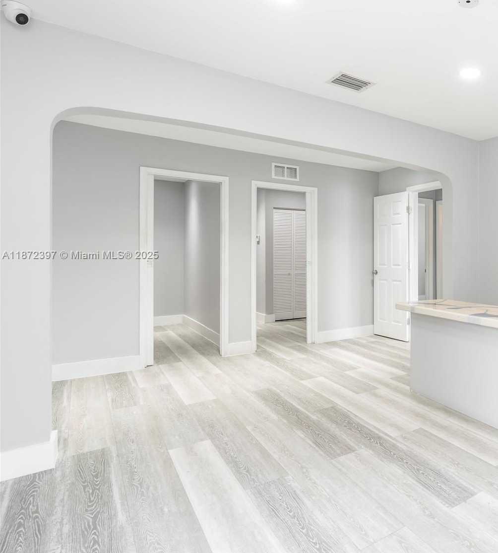 Small Image of 215 SOUTH WEST 17TH ST, Fort Lauderdale Number 5