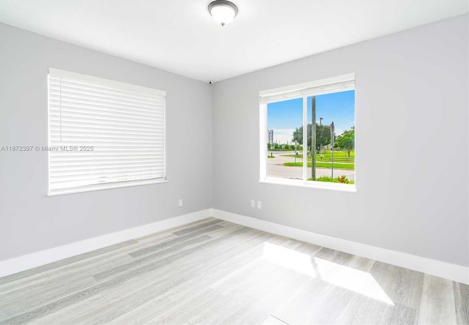 Small Image of 215 SOUTH WEST 17TH ST, Fort Lauderdale Number 6