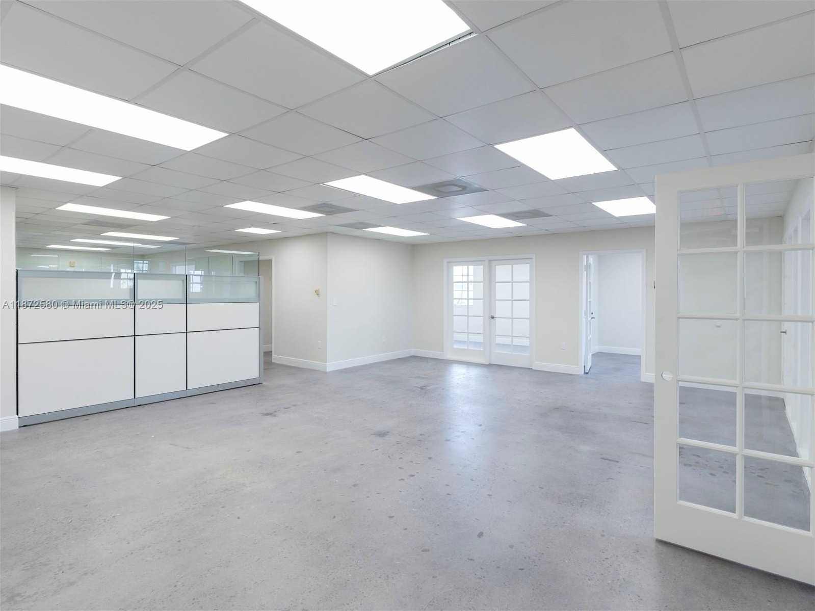 Small Image of 2701 PONCE DE LEON BLVD, Coral Gables Number 11