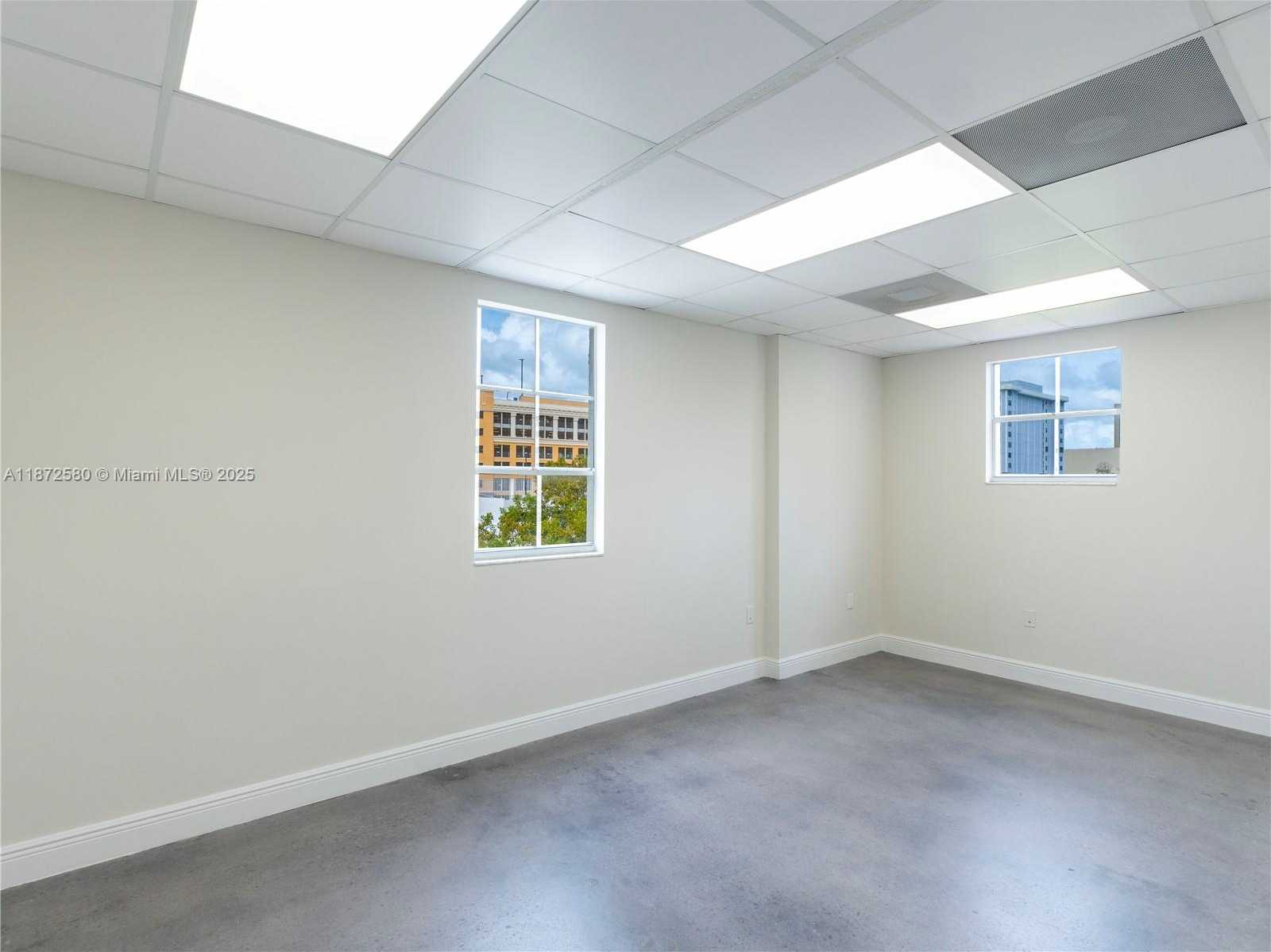 Small Image of 2701 PONCE DE LEON BLVD, Coral Gables Number 13