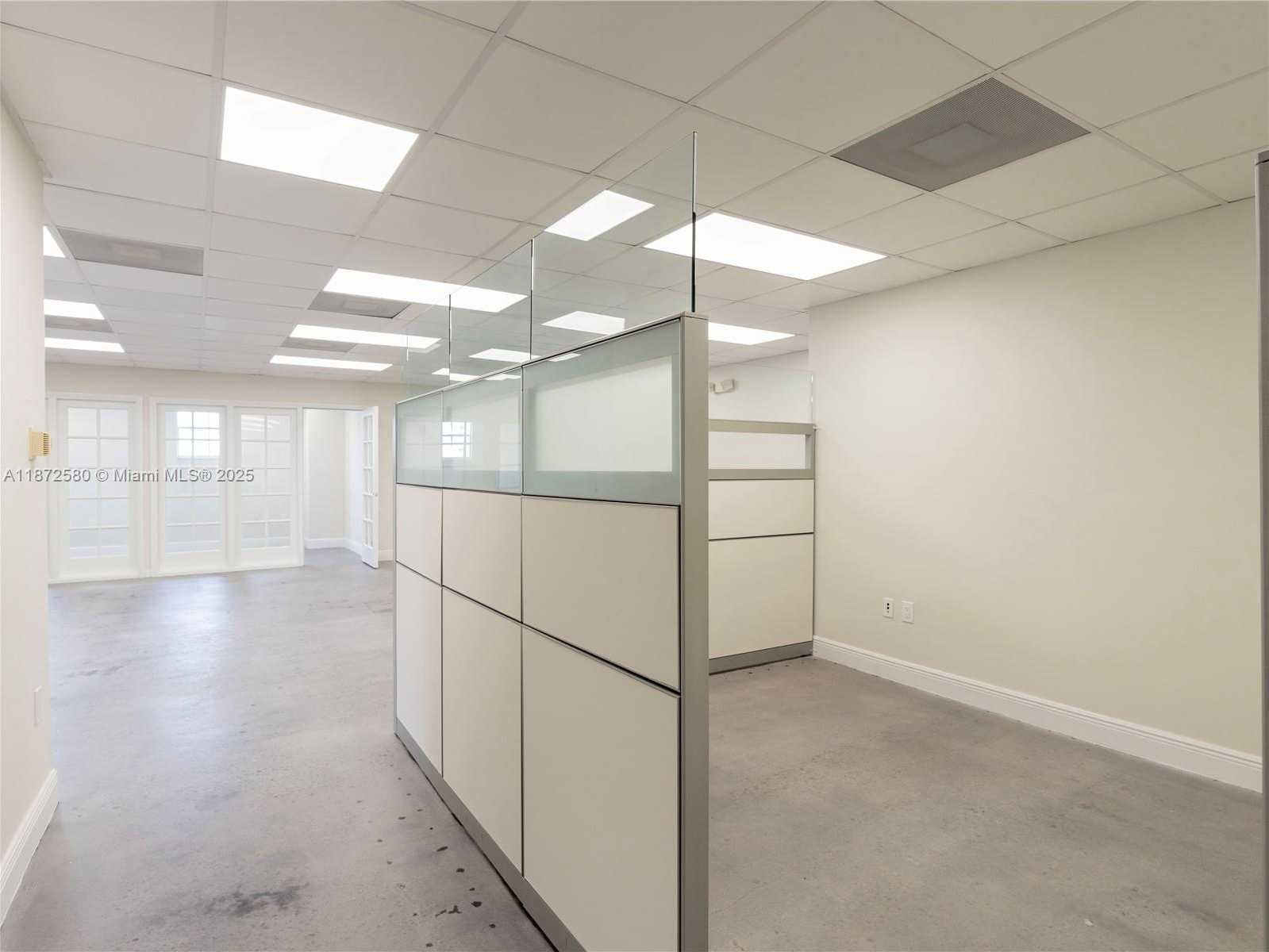 Small Image of 2701 PONCE DE LEON BLVD, Coral Gables Number 21