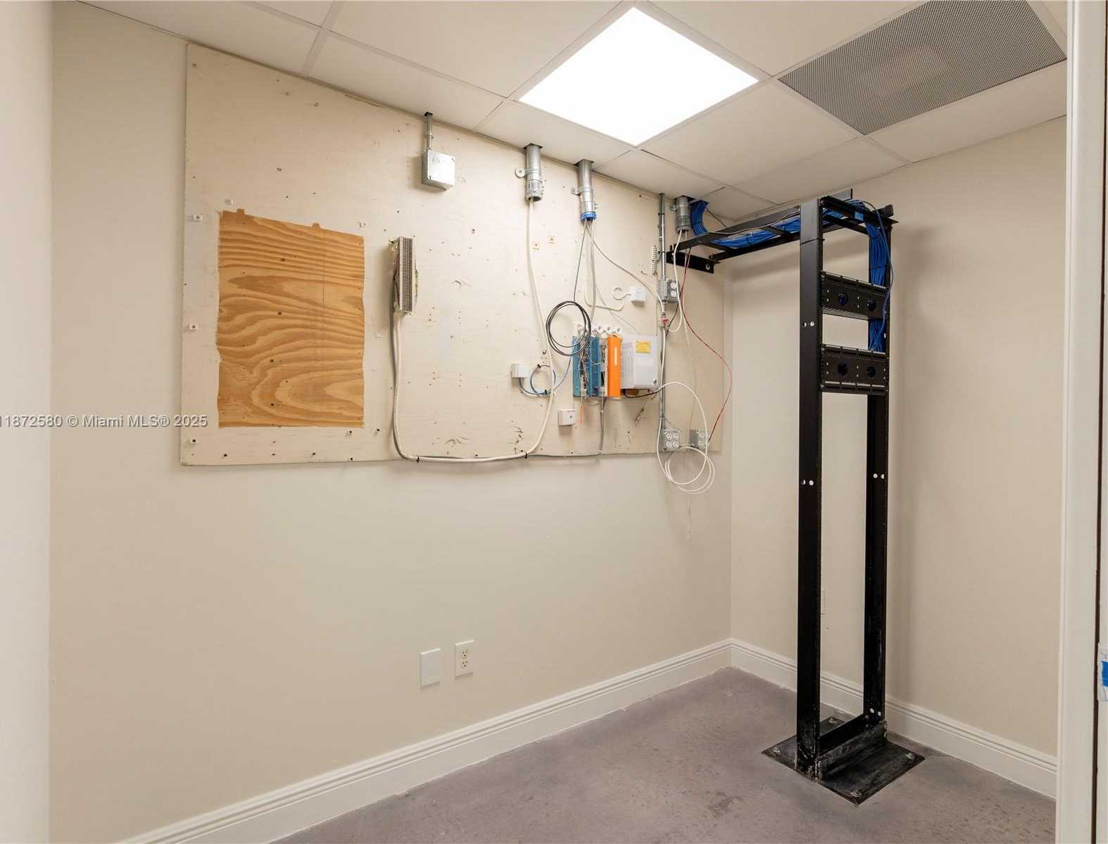 Small Image of 2701 PONCE DE LEON BLVD, Coral Gables Number 22