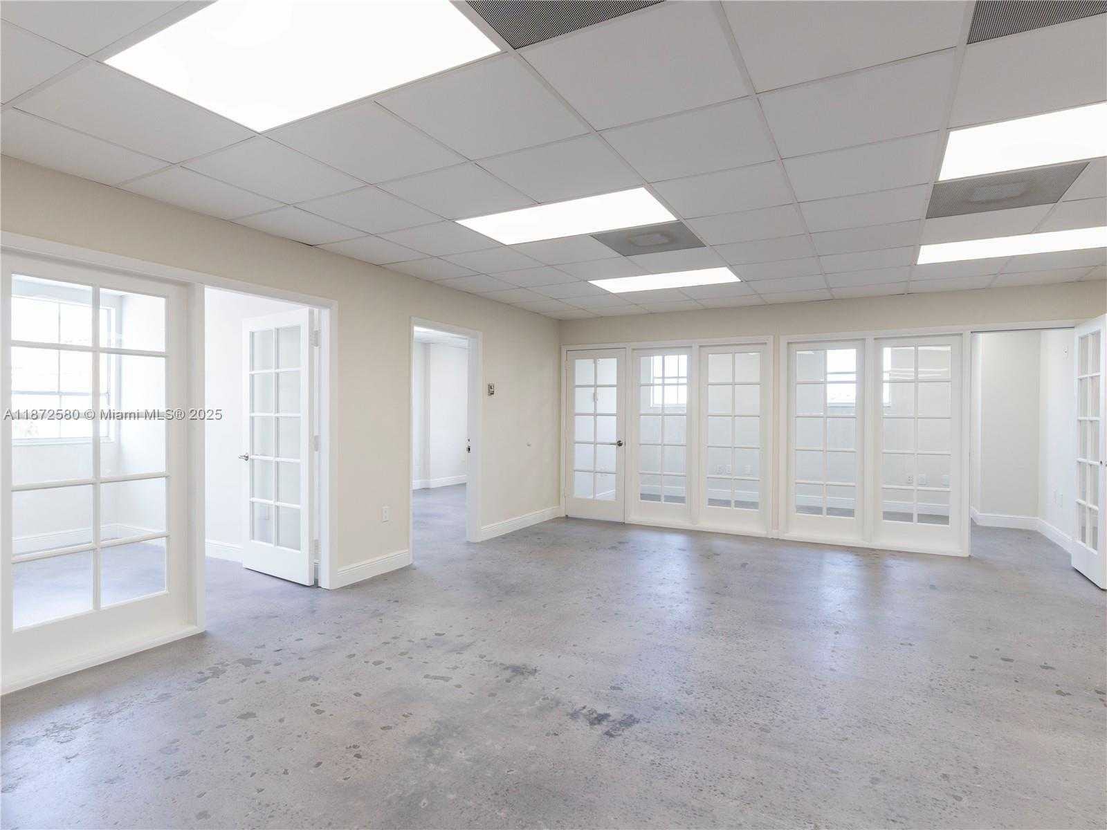 Small Image of 2701 PONCE DE LEON BLVD, Coral Gables Number 24