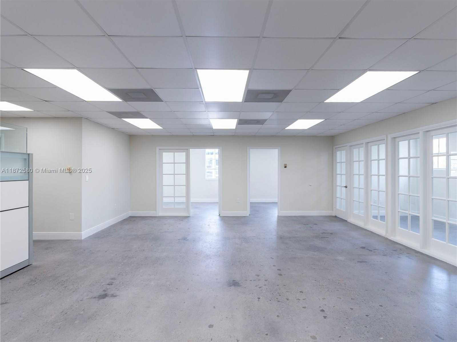 Small Image of 2701 PONCE DE LEON BLVD, Coral Gables Number 27