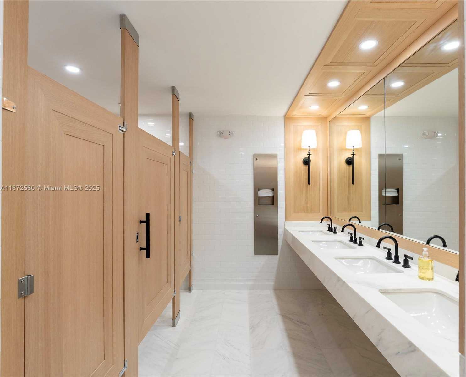 Small Image of 2701 PONCE DE LEON BLVD, Coral Gables Number 32