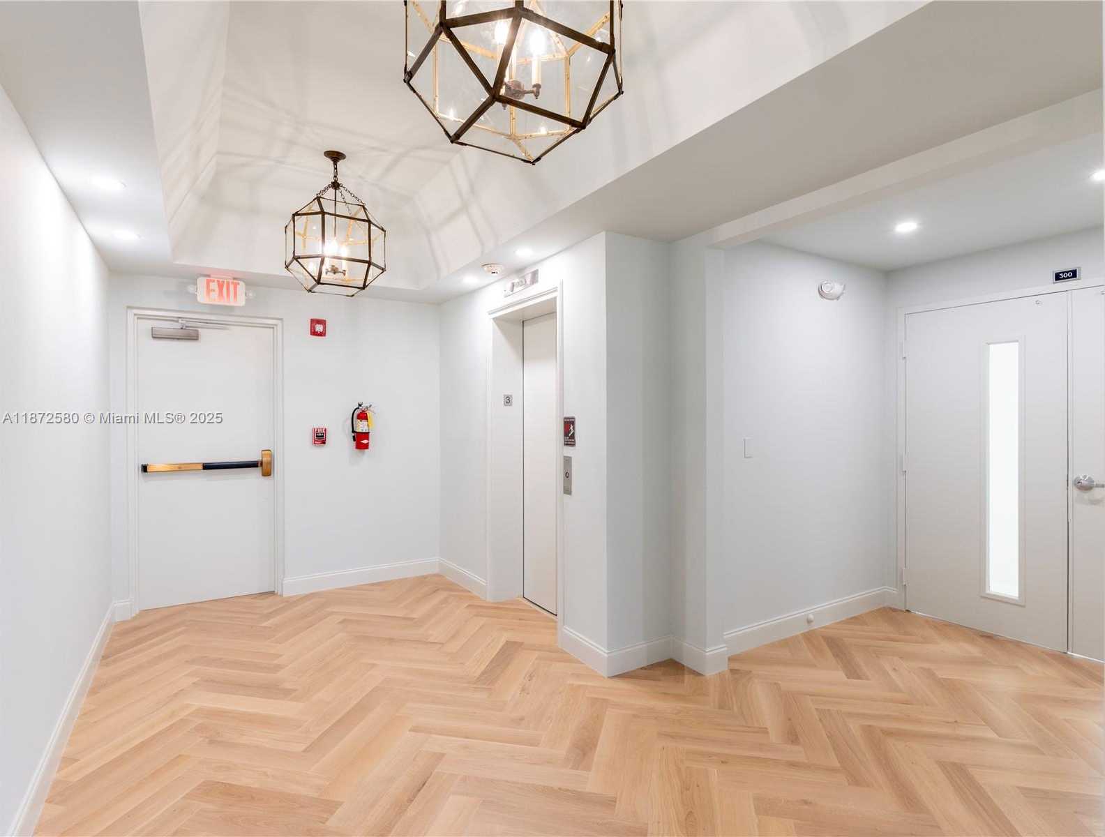 Small Image of 2701 PONCE DE LEON BLVD, Coral Gables Number 37