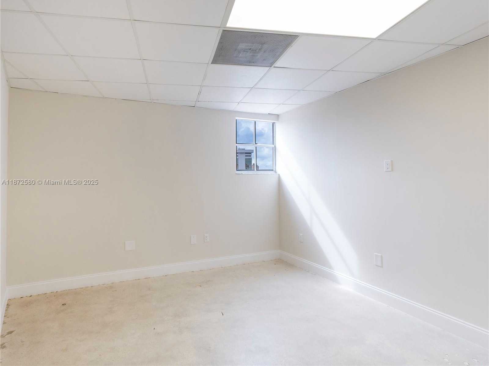 Small Image of 2701 PONCE DE LEON BLVD, Coral Gables Number 47