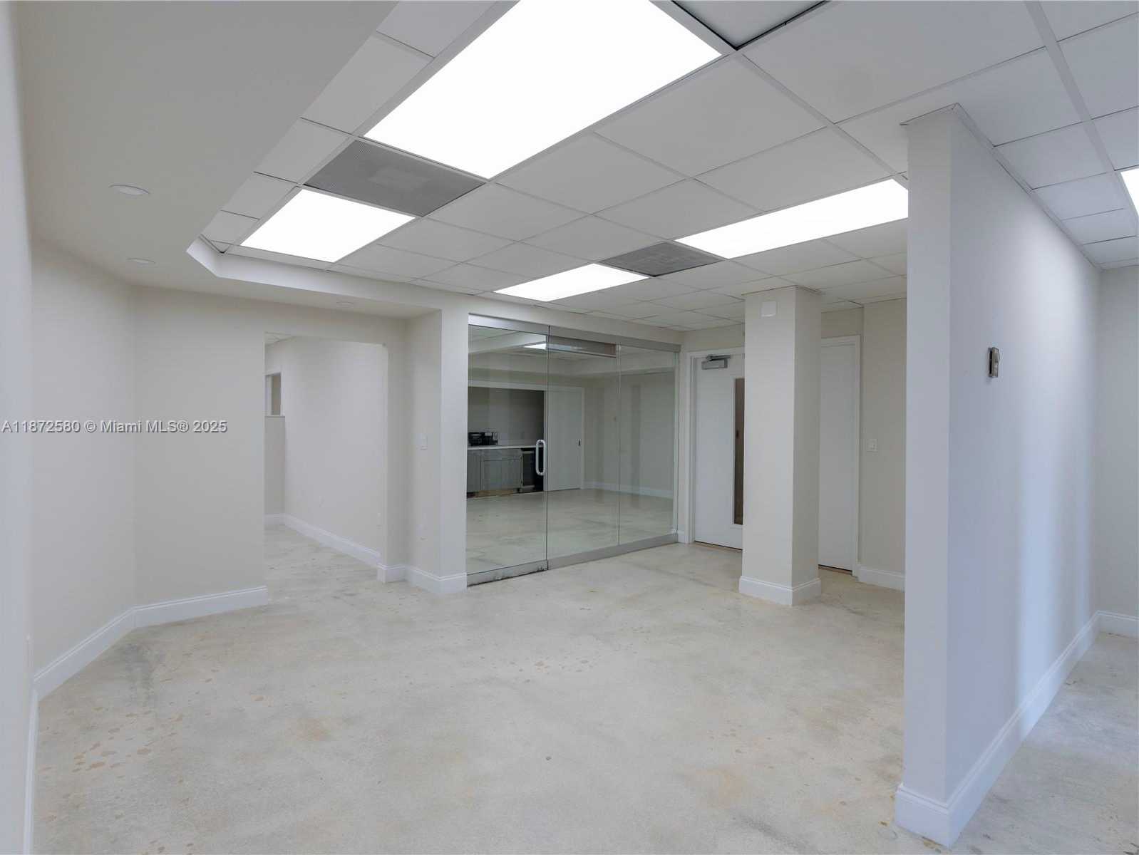 Small Image of 2701 PONCE DE LEON BLVD, Coral Gables Number 48
