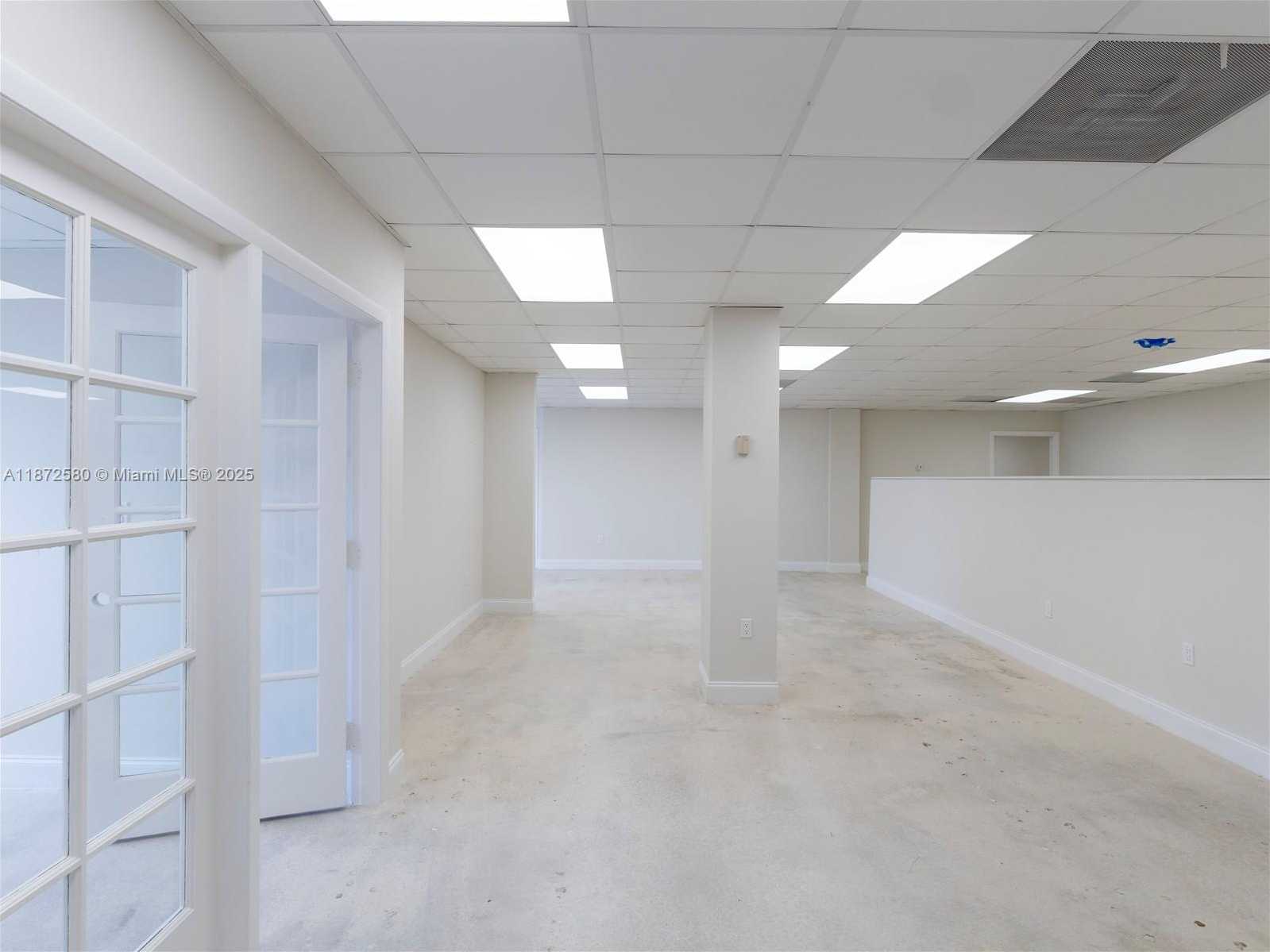 Small Image of 2701 PONCE DE LEON BLVD, Coral Gables Number 49